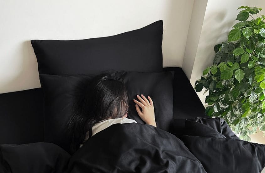 Câu hỏi: Ga chống thấm nằm có nóng không?